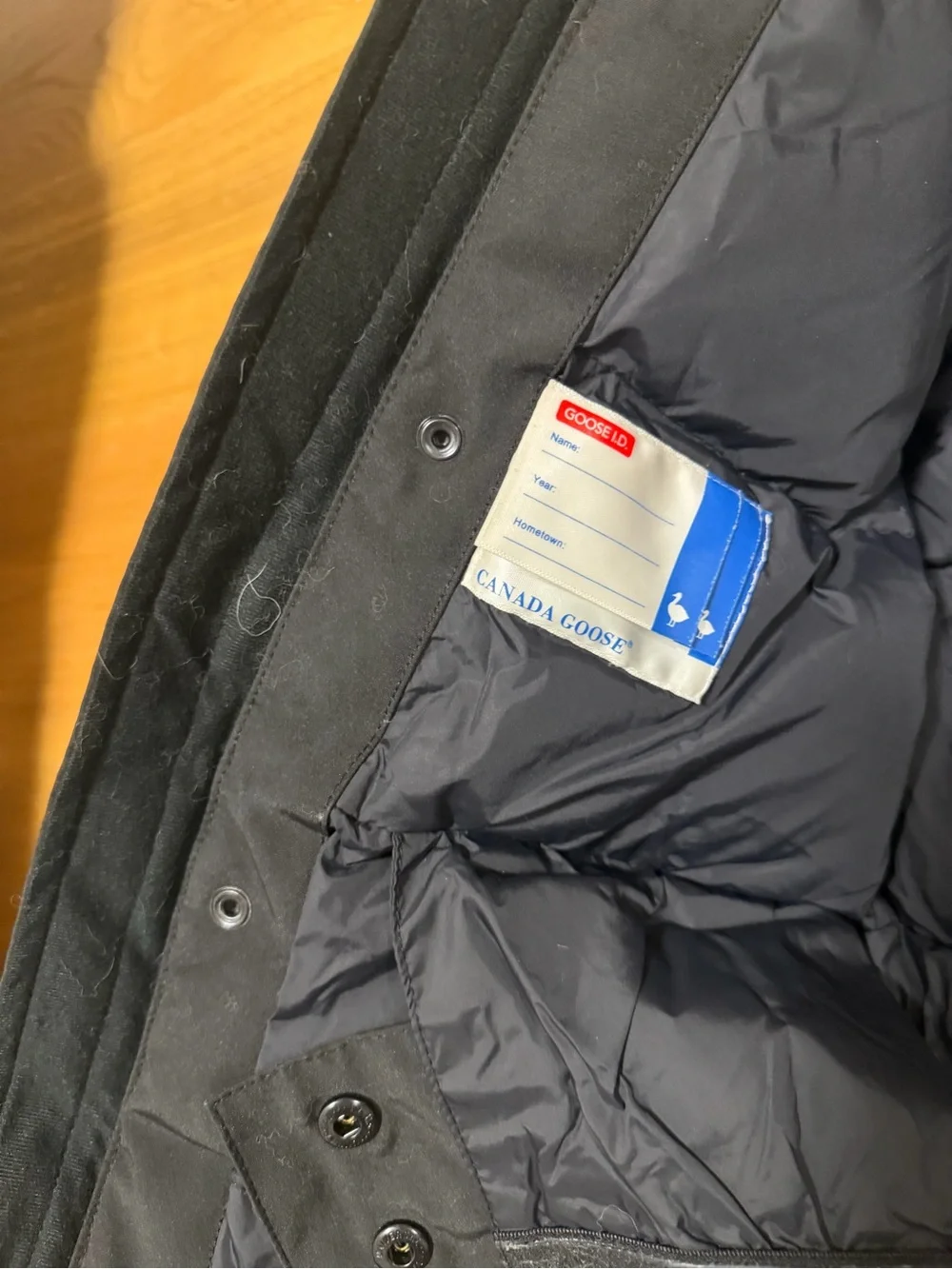 Canada Goose Kids Black Puffer Coat with Fur-Trim Hood unisex fits7-8